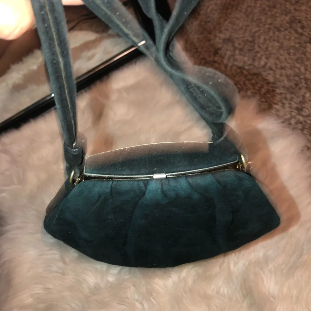 ❇️Emerald Green suede cross body clutch - Picture 7 of 7
